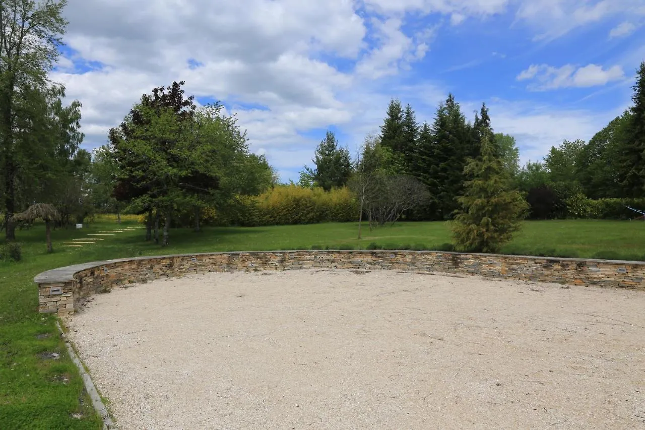 Hostellerie La Bruyere Chalvignac Hotel
